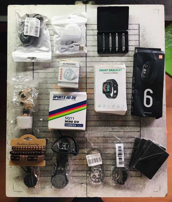 Smartwatch + Bluetooth Phones + Camera64738270311299120