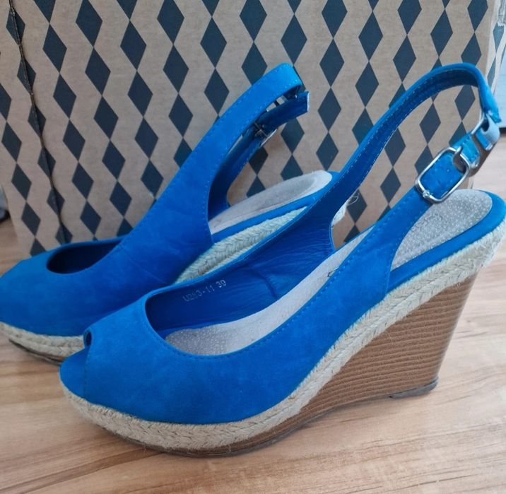 Buty na koturnie r.  39