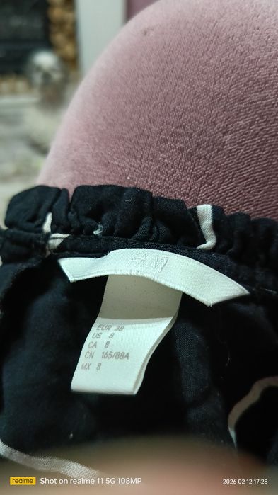 Sukienka firmy H &M.