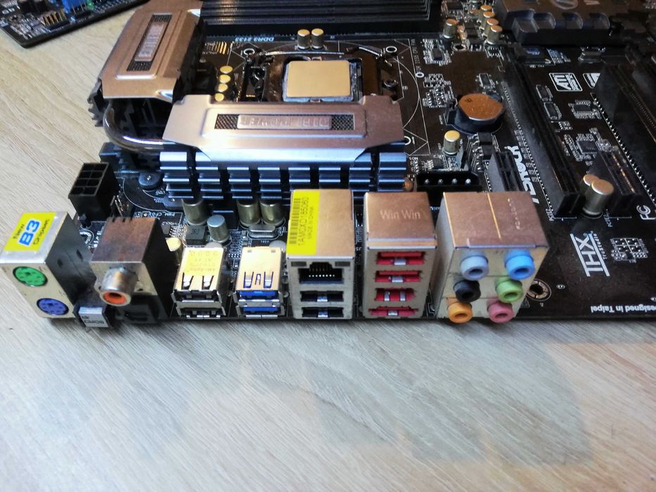 Материнська плата ASRock P67 EXTREME4 GEN3