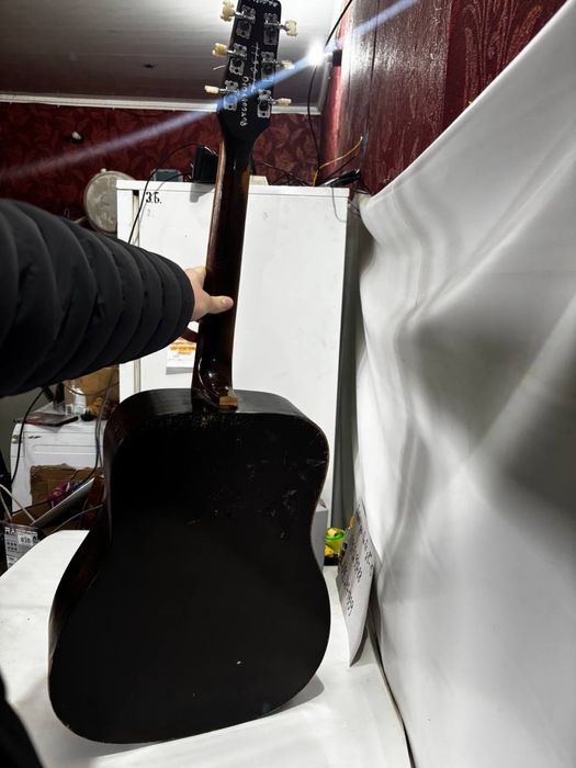 Гітара деревянна