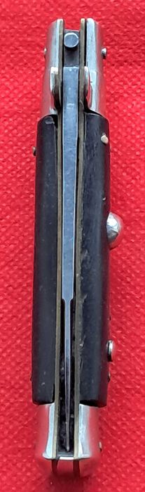 Stary ciekawy noz sprężynowy