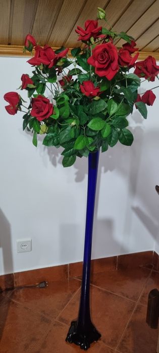 Solitário ou jarra fina de cor azul cobalto