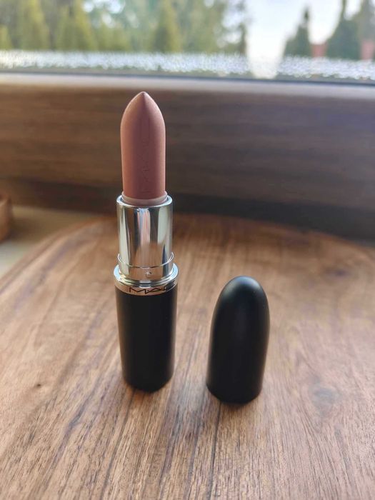 Szminka, pomadka do ust Kinda Sexy Mac, nowa