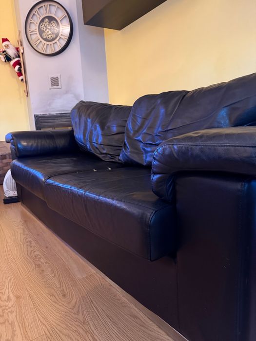 Sofá Em Pele Preto
