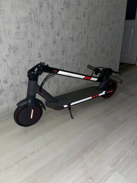 Єлектросамокат М365