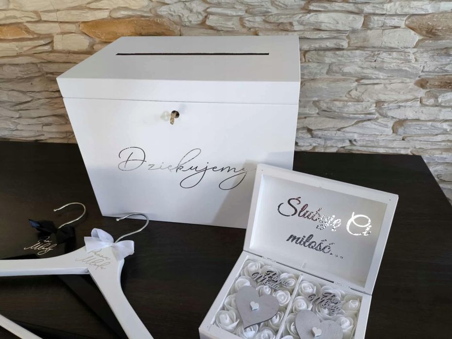 Pudełko na koperty i obrączki, wieszaki dla Pary Młodej, srebrne ślub
