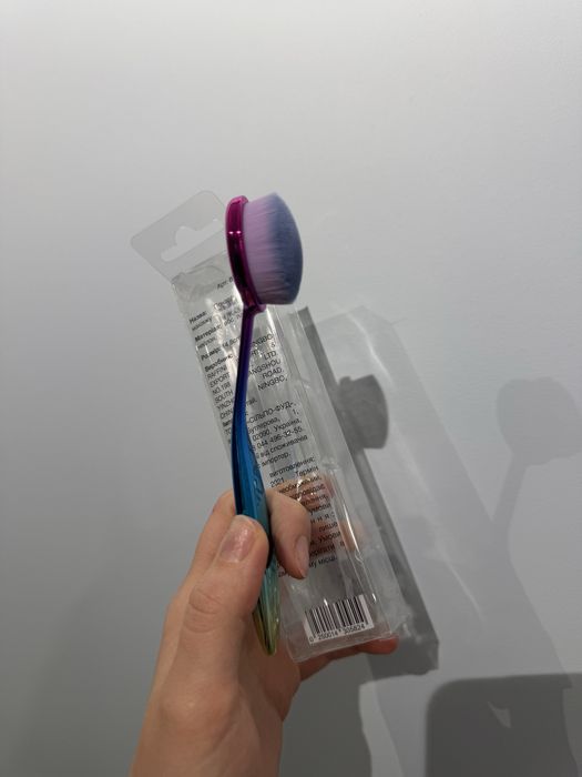 Кисть для макияжа