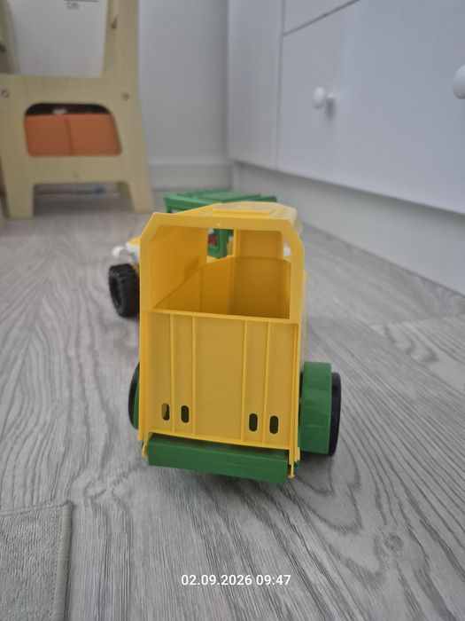 Zestaw zabawka wader traktor kon przyczepa