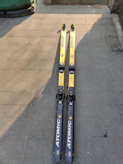 Narty  ATOMIC ATC   180cm