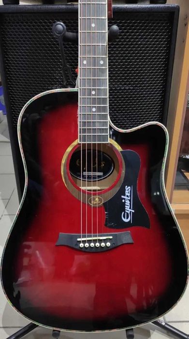 червона акустична гітара з пікгардом з вирізом дека акустика 4/4