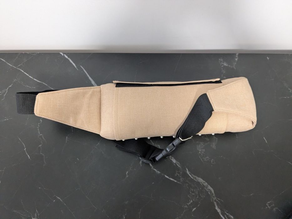 Поперекова подушка для автомобіля з масажним ефектом