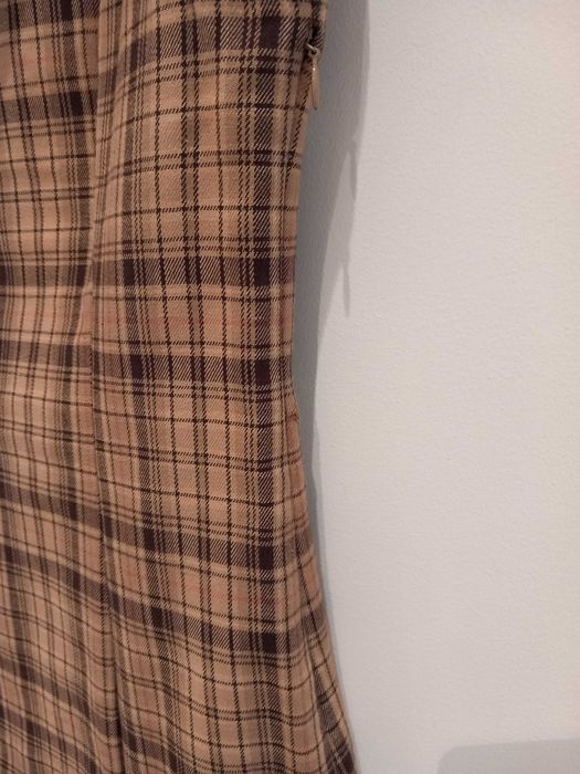Vestido com gola
