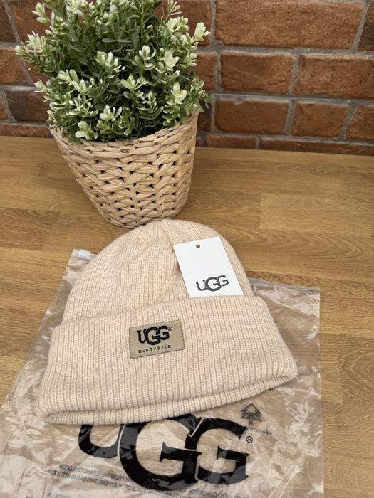 Gorro UGG Bege Novo