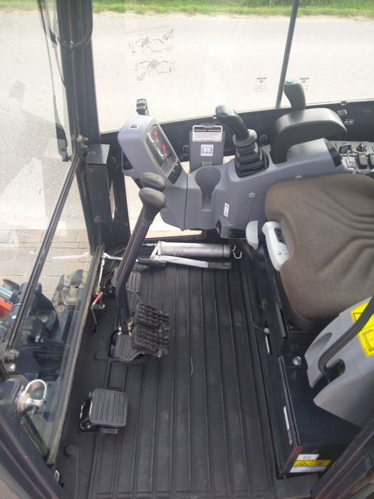 Wynajem minikoparki Kubota kx18-4 . 3lyzki w zestawie . Transport