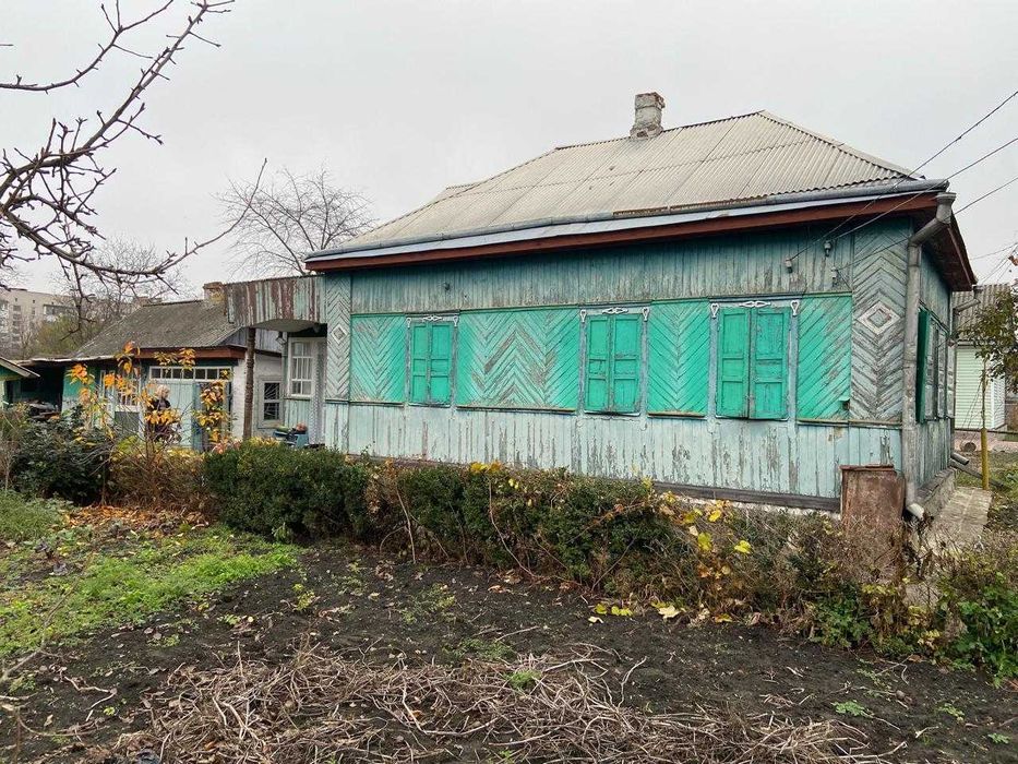 Продам садибу в самому центрі міста Бахмач, Чернігівської обл.