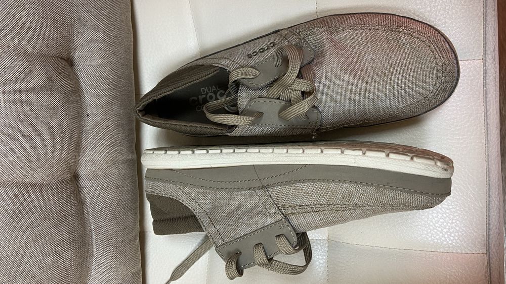 Чоловічі мокасини Crocs Dual Comfort, бежеві