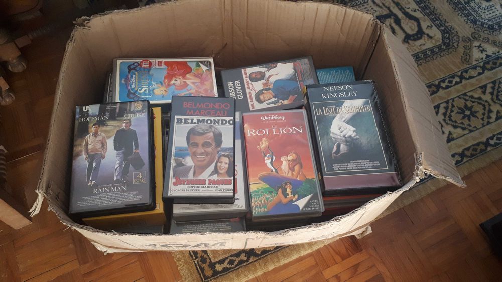 cassetes VHS antigas e desenhos animados