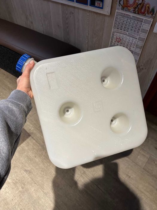 Бак,бачки 5,7,10 л.,с креплением, для автономки топливный бак Webasto