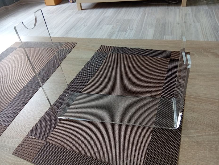 Stojak plexi karabin