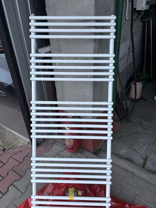 Nowy kaloryfer łazienkowy