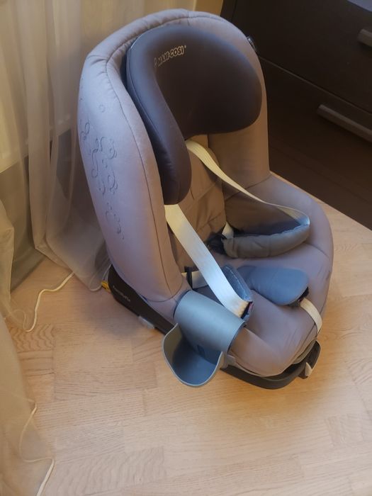Автокресло Maxi Cosi Pearl  Isofix 9 мес-4 лет