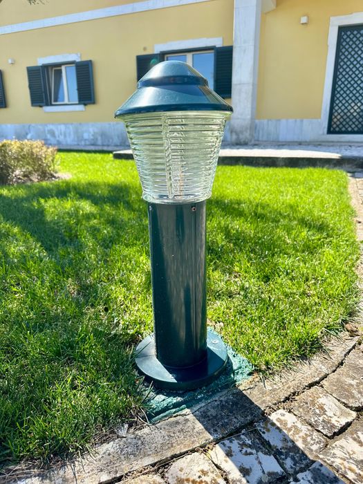 Candeeiro / Balizadores de Jardim em Alumínio Fundido