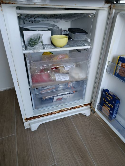 Холодильник Indesit. Б/у