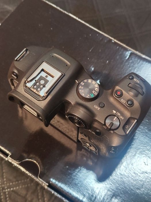 Câmara Canon EOS R7 c/Garantia Fotográfica / Vídeo