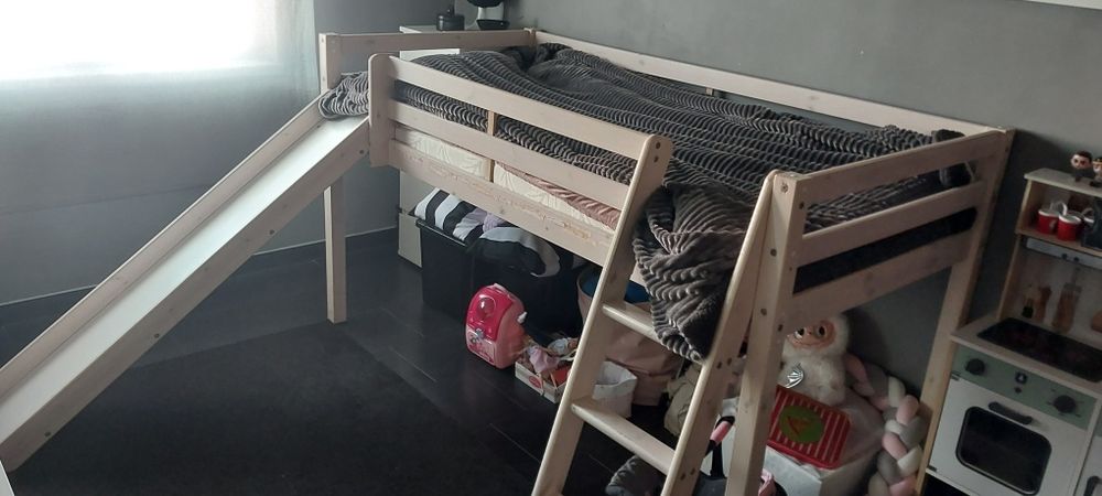 Cama crianca com escorrega