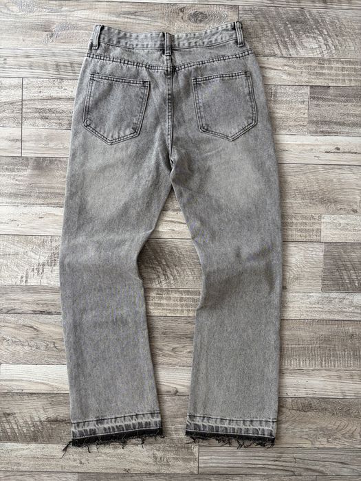 Flared Jeans.