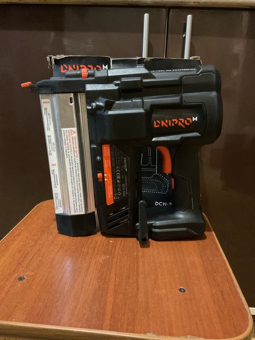 Продам аккумуляторный инструмент Dnipro M