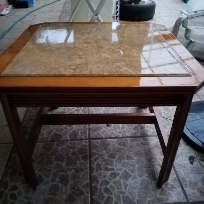 Mesa de centro com mármore