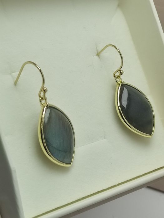 Kolczyki pozłacane z naturalnym labradorytem