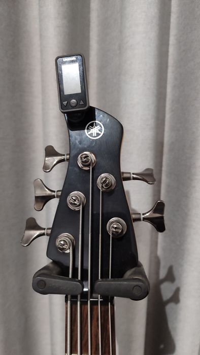 Baixo Yamaha TRBX 305