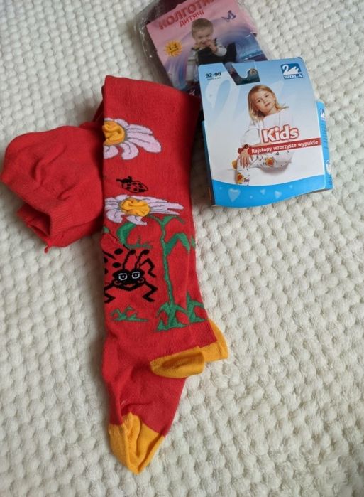 Нові колготки для дівчинки.