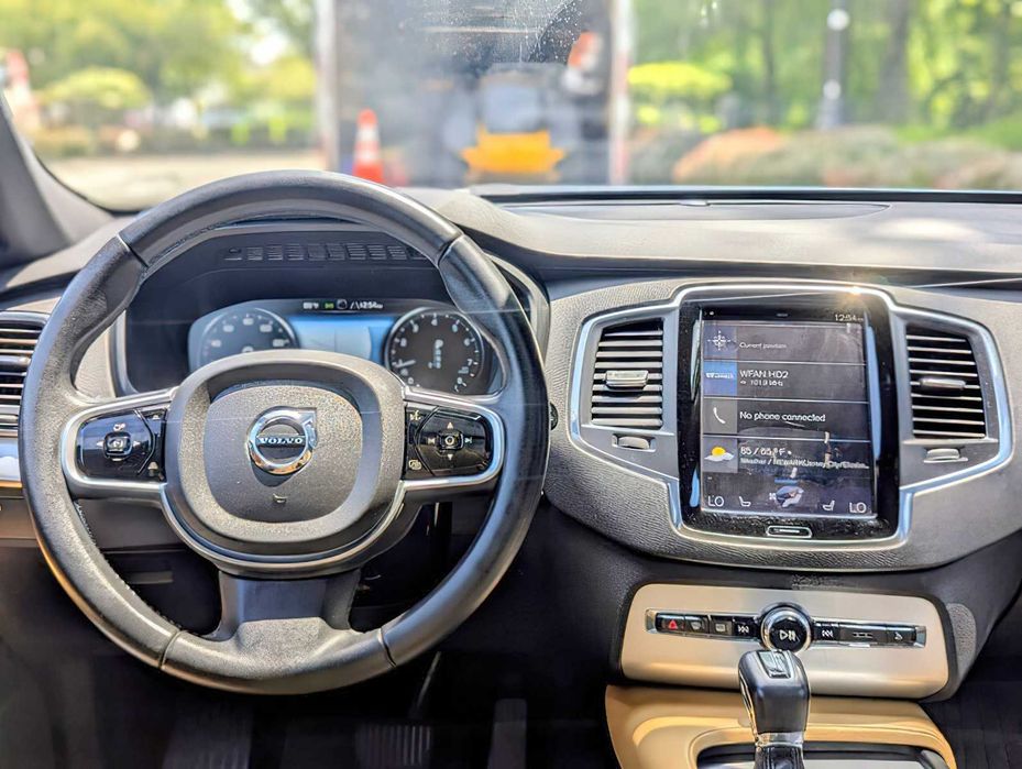 Volvo XC90 T6 Momentum      2017