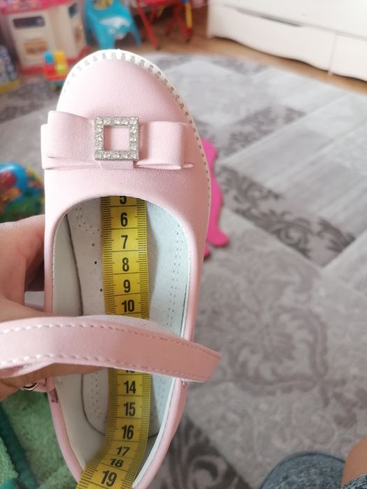 Продам туфельки для дівчинки