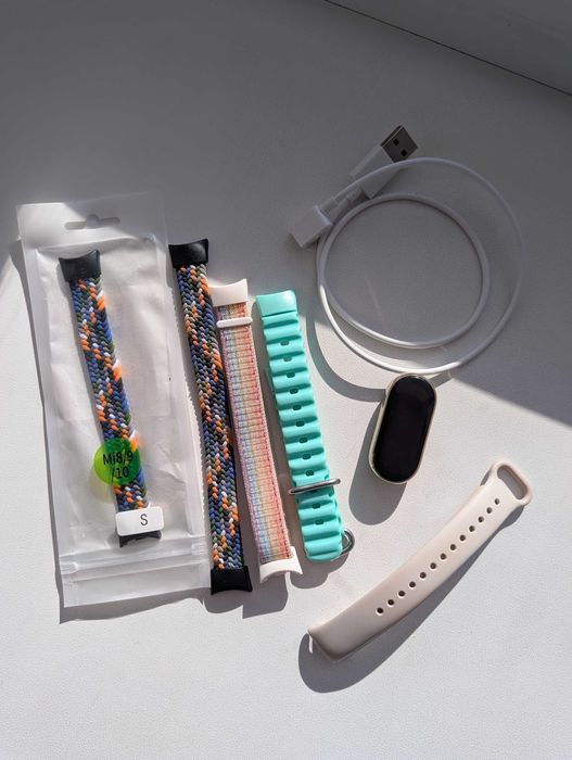 Продам фітнес-браслет Xiaomi Mi Smart Band 8 Champagne Gold