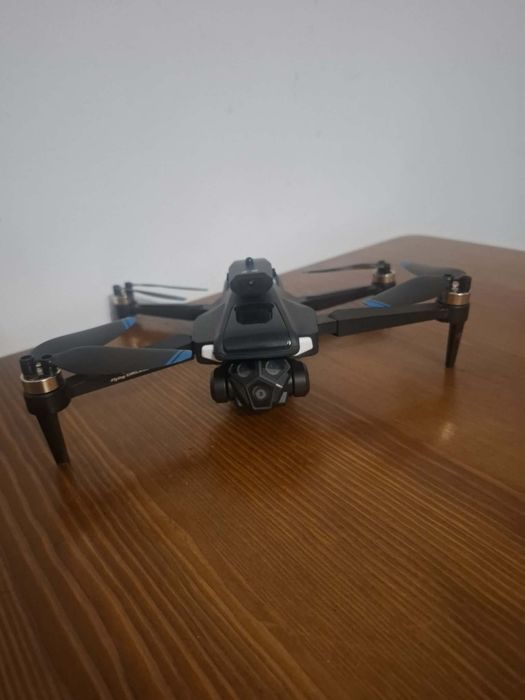 Dron z kamerą M66
