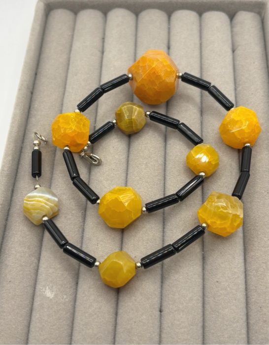 Naszyjnik żółty szafir i onyks 0900