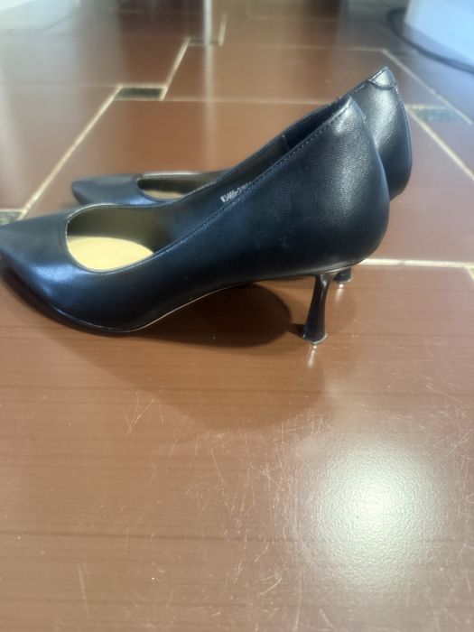 Продаю елеганті туфлі