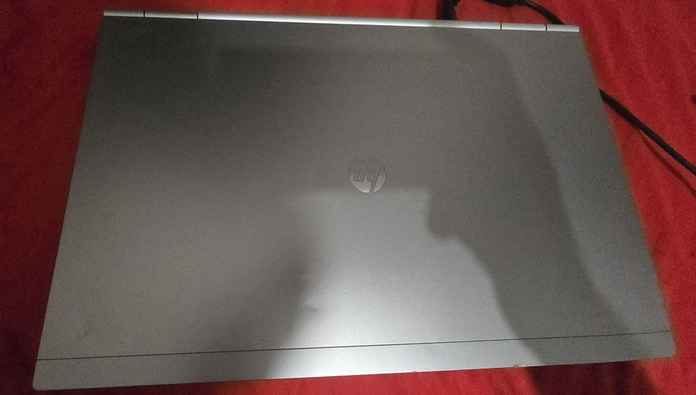 Laptop HP 8570p i5 8GB SSD radeon port rs232