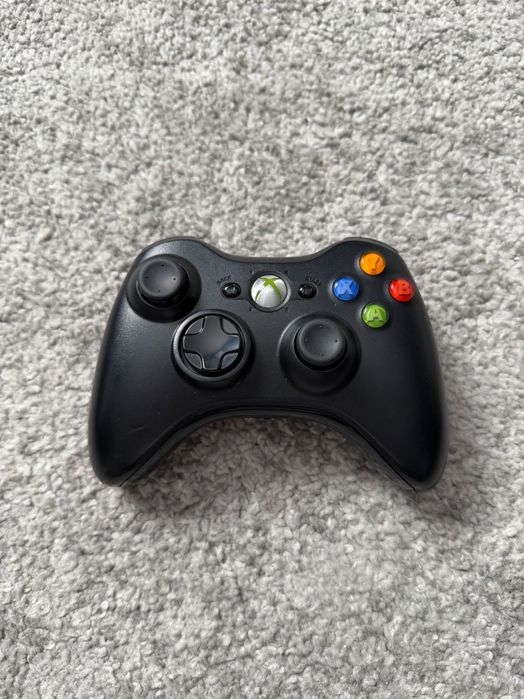 Xbox 360 MW3 edição especial + comando + 40 jogos