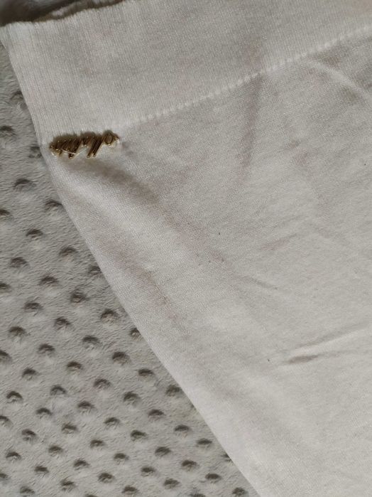 Biały długi sweterek damski Mohito Basic M sukienka