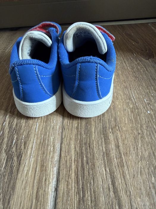 Adidas кросівки для хлопчика