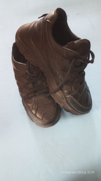 Кросівки і кеди мокасини