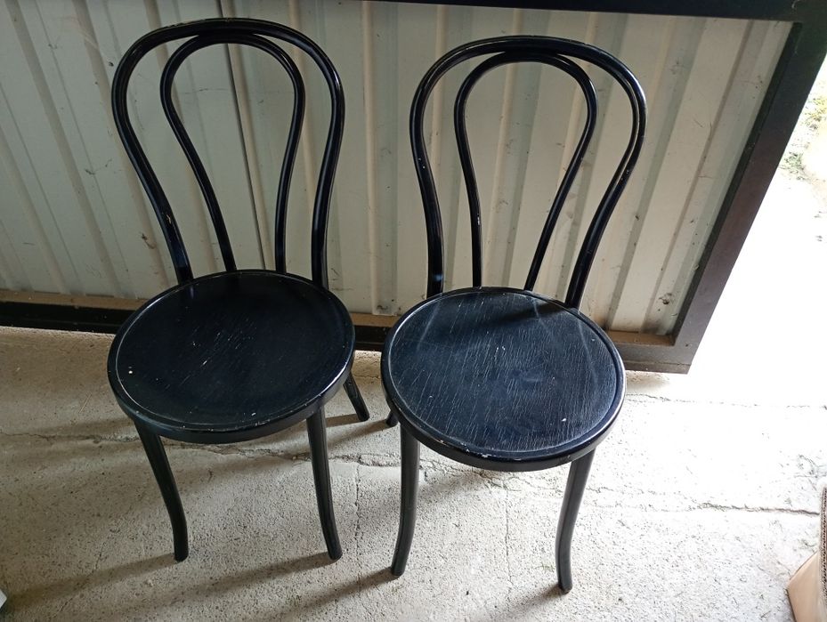 Krzesła drewniane gięte