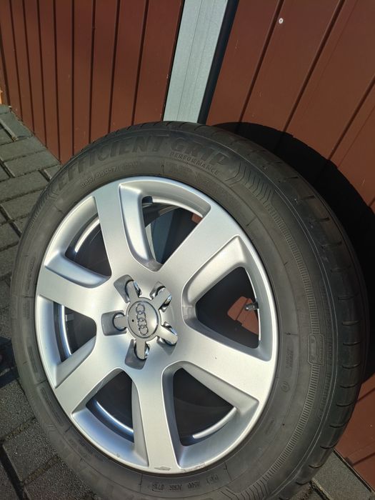 Orginalne felgi z oponami Audi A6.225x 55x 17