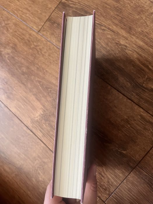 Продам книгу «Лагідна війна»